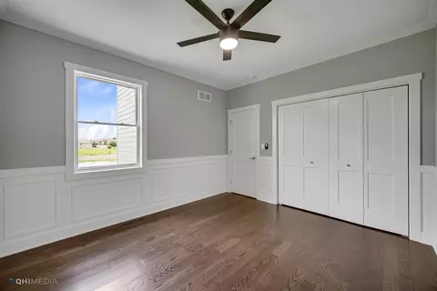 8233 Castle Dr, Munster, IN 46321 photo 8