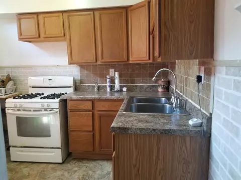 823 Lincoln St, Gary, IN 46402 photo 4