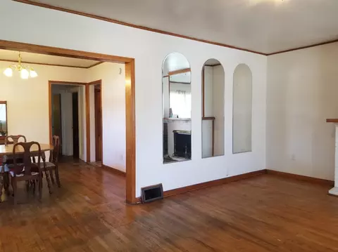 823 Lincoln St, Gary, IN 46402 photo 3