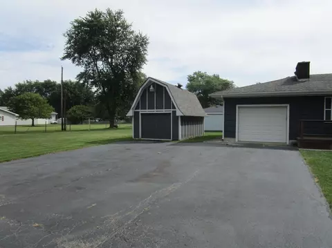 1702 E 46th Ave, Griffith, IN 46319 photo 2