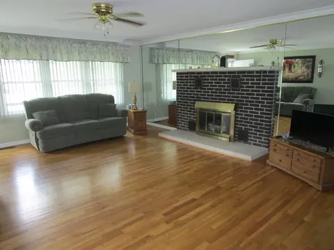 1702 E 46th Ave, Griffith, IN 46319 photo 3