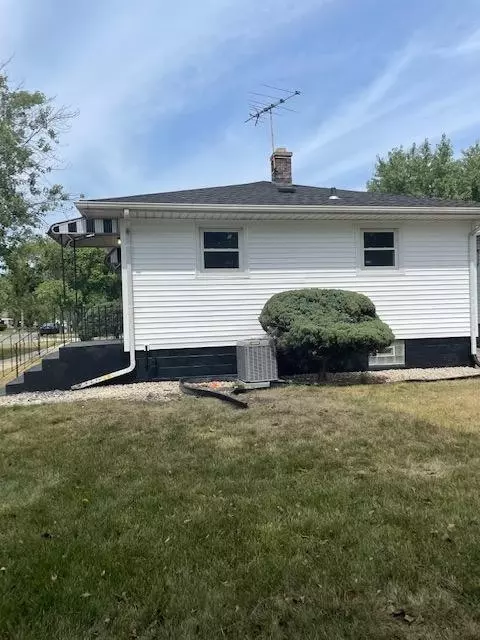 2099 Roosevelt St, Gary, IN 46404 photo 4