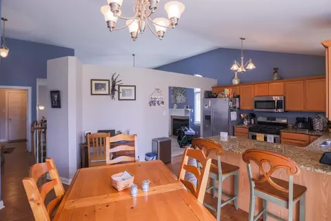 2424 Legend Cir, Chesterton, IN 46304 photo 6