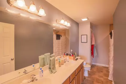 2424 Legend Cir, Chesterton, IN 46304 photo 15