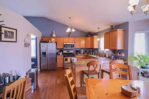 2424 Legend Cir, Chesterton, IN 46304 photo 5