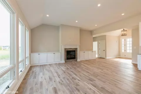 9705 Dunegrass Way, Saint John, IN 46373 photo 5