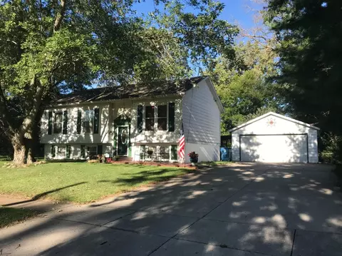 17558 Willowbrook Dr, Lowell, IN 46356 photo 2