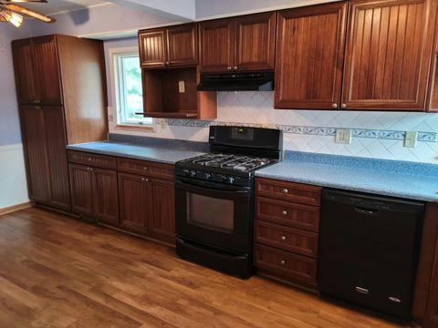 1428 N Harvey St, Griffith, IN 46319 photo 3