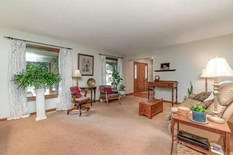 500 Cambridge Ct, Griffith, IN 46319 photo 5