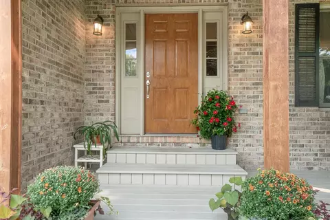 500 Cambridge Ct, Griffith, IN 46319 photo 2