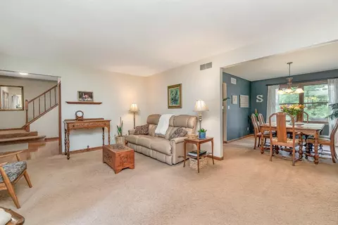 500 Cambridge Ct, Griffith, IN 46319 photo 6