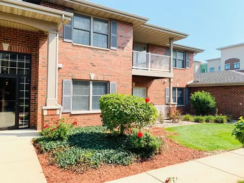 630 Cambridge Ct #1B, Munster, IN 46321 photo 4