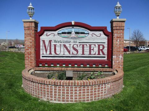 8208 Castle Dr, Munster, IN 46321 photo 1