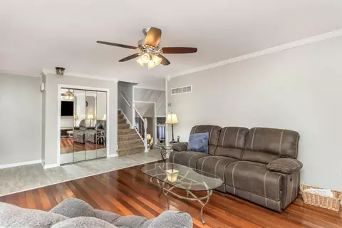 611 N Rueth Dr, Griffith, IN 46319 photo 6