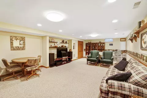 927 Cornwallis Ln, Munster, IN 46321 photo 18