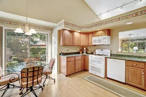 927 Cornwallis Ln, Munster, IN 46321 photo 4