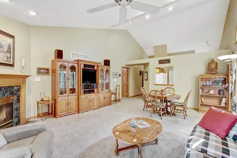 927 Cornwallis Ln, Munster, IN 46321 photo 9