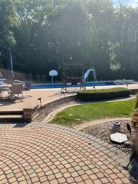 9353 E Oakridge Dr, Saint John, IN 46373 photo 15