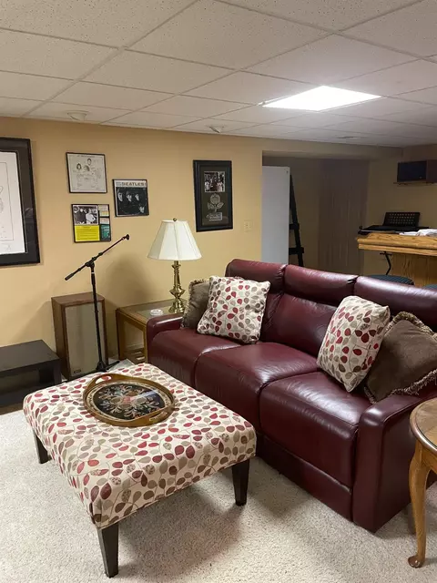 9353 E Oakridge Dr, Saint John, IN 46373 photo 12