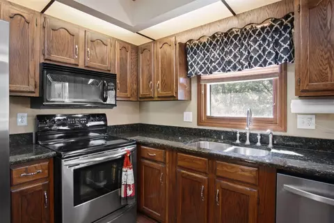 3123 Devonshire Cir, Crown Point, IN 46307 photo 11