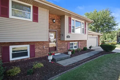 3123 Devonshire Cir, Crown Point, IN 46307 photo 5