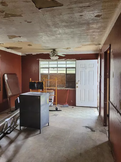 321 S Hamilton St, Gary, IN 46403 photo 2