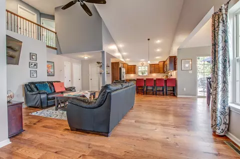 1167 Sawgrass Dr, Griffith, IN 46319 photo 6