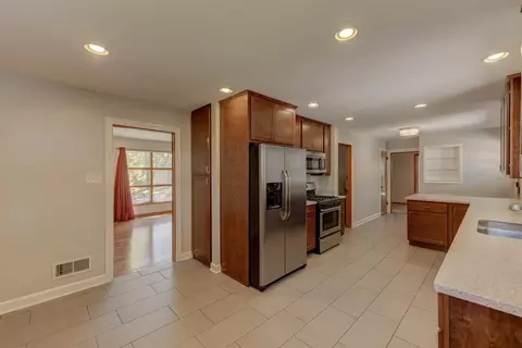 8650 Beech Ave, Munster, IN 46321 photo 5