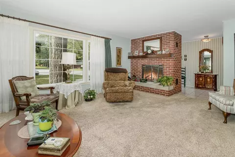 415 Fairview Ave, Crown Point, IN 46307 photo 2