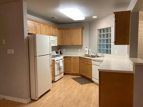 2741 Georgetowne Dr #E1, Highland, IN 46322 photo 11