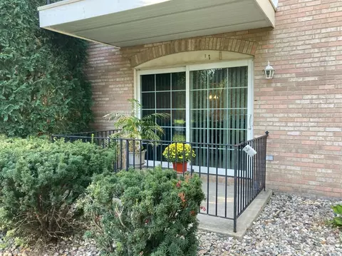 2741 Georgetowne Dr #E1, Highland, IN 46322 photo 37