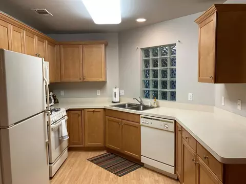 2741 Georgetowne Dr #E1, Highland, IN 46322 photo 9
