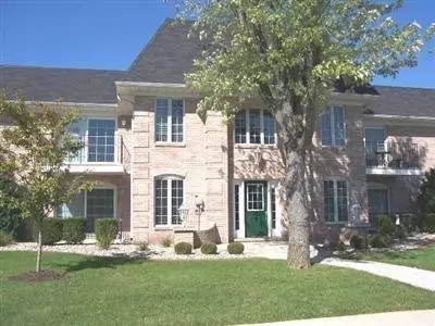 2741 Georgetowne Dr #E1, Highland, IN 46322 photo 1