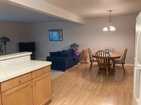 2741 Georgetowne Dr #E1, Highland, IN 46322 photo 14