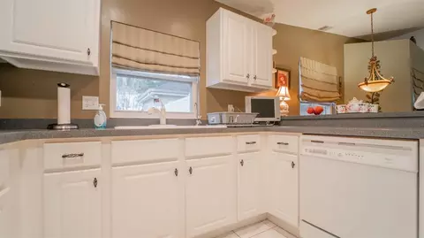 8250 Pointe Dr, Crown Point, IN 46307 photo 9