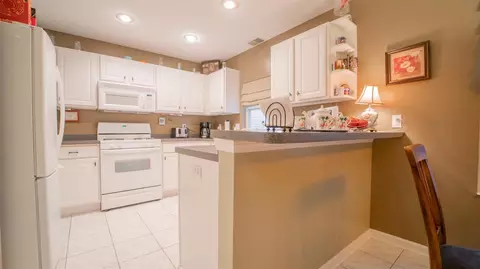 8250 Pointe Dr, Crown Point, IN 46307 photo 6