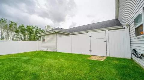 8250 Pointe Dr, Crown Point, IN 46307 photo 17