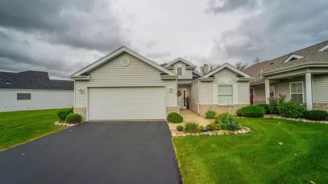 8250 Pointe Dr, Crown Point, IN 46307 photo 1