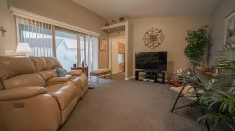 8250 Pointe Dr, Crown Point, IN 46307 photo 3