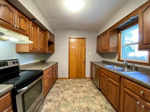 3504 Summit Dr, Valparaiso, IN 46383 photo 8
