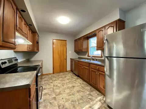 3504 Summit Dr, Valparaiso, IN 46383 photo 9