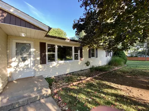 3504 Summit Dr, Valparaiso, IN 46383 photo 2