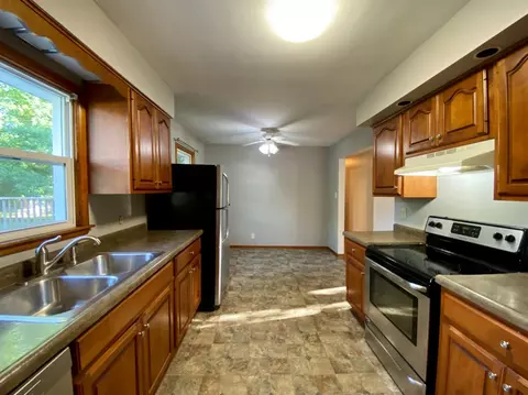 3504 Summit Dr, Valparaiso, IN 46383 photo 10