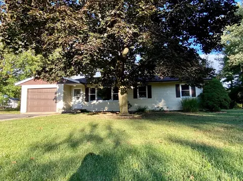 3504 Summit Dr, Valparaiso, IN 46383 photo 1