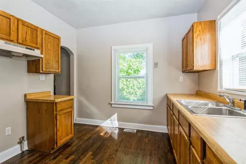 636 W 44th Ave, Gary, IN 46408 photo 4