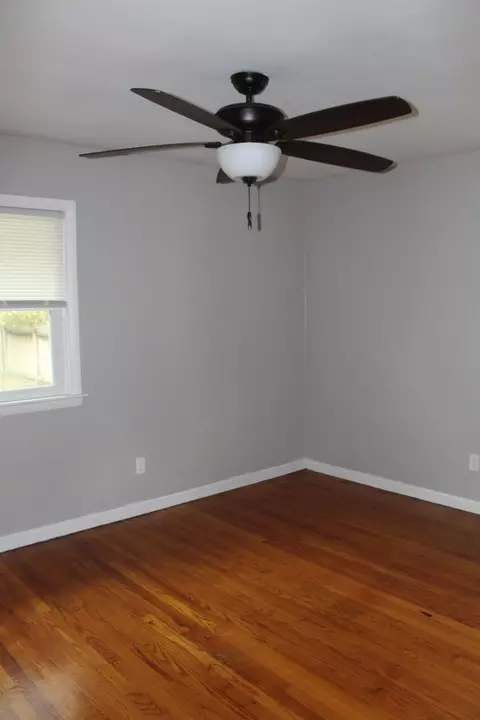 241 N Dwiggins St, Griffith, IN 46319 photo 11