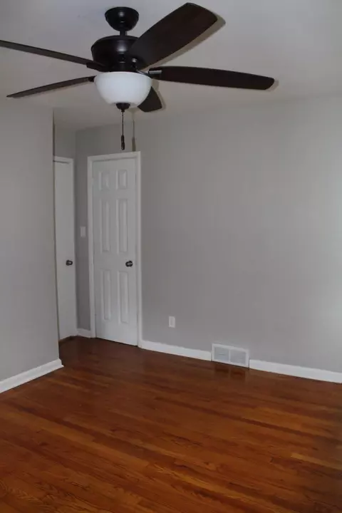 241 N Dwiggins St, Griffith, IN 46319 photo 12
