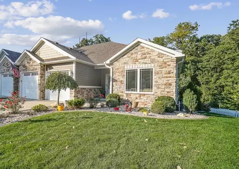 2600 Westwind Dr, Valparaiso, IN 46385 photo 3