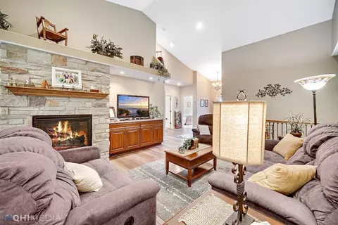 2600 Westwind Dr, Valparaiso, IN 46385 photo 7
