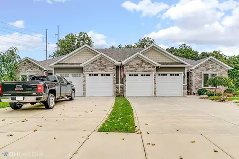 2600 Westwind Dr, Valparaiso, IN 46385 photo 2